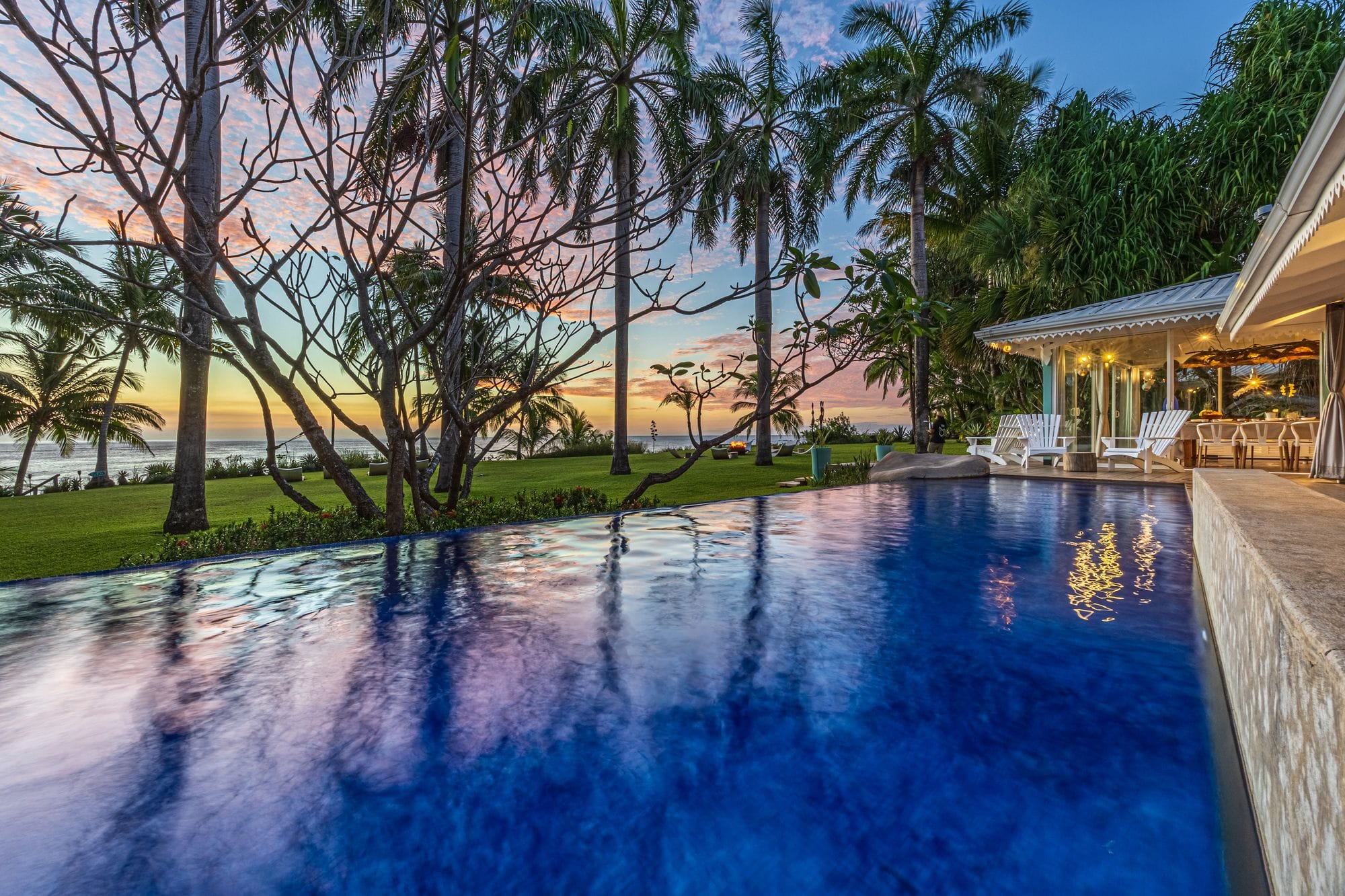 Infinity pool overlooking the Pacific