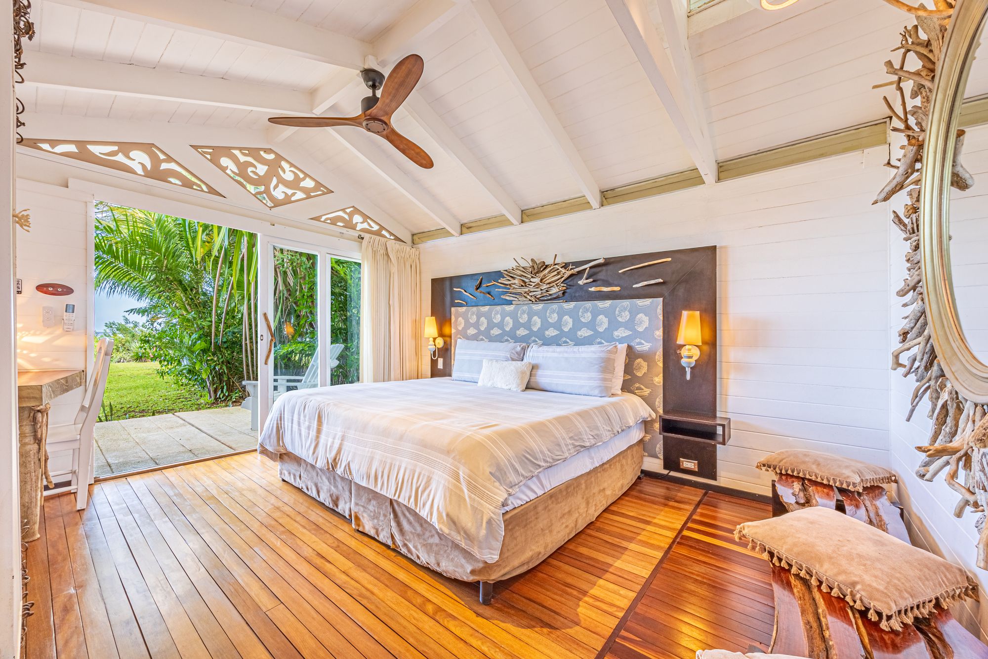 Bedroom 3 with driftwood headboard